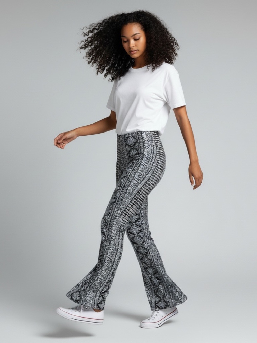 Women’s flare leggings pants black white Rue 21 boho size L